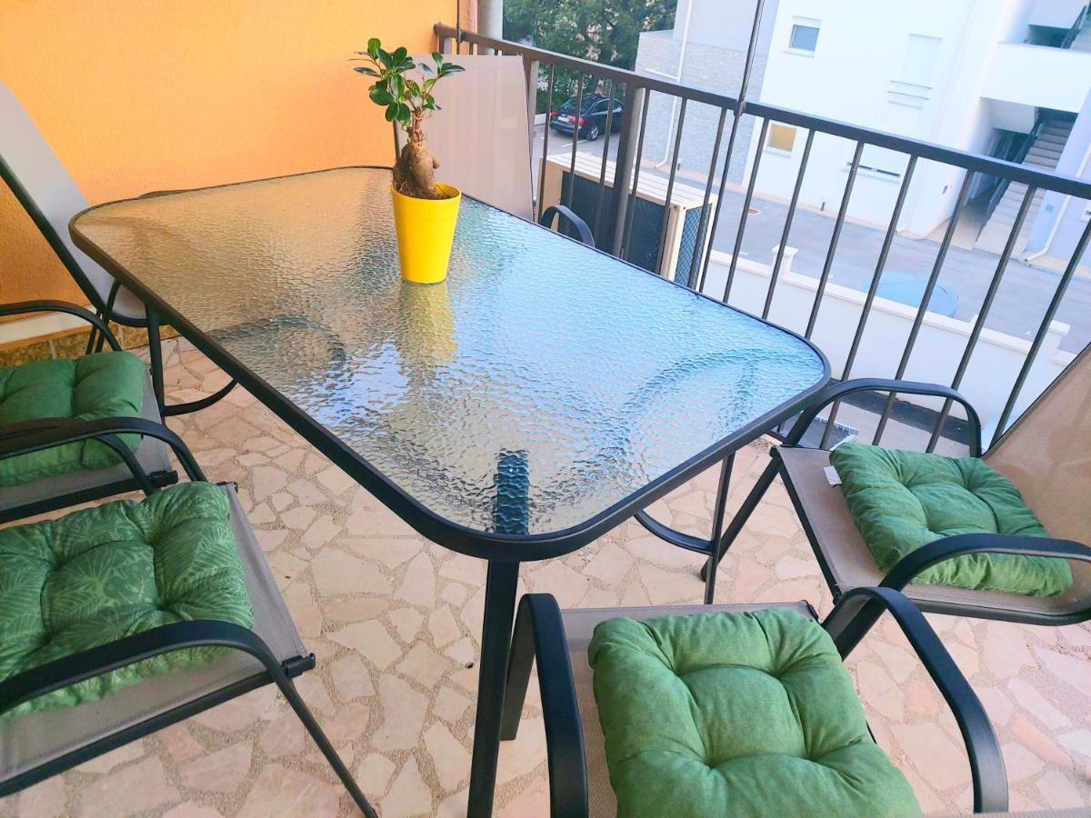 Apartman Arija-Pino Vodice Exteriér fotografie
