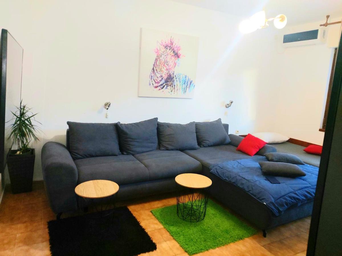 Apartman Arija-Pino Vodice Exteriér fotografie