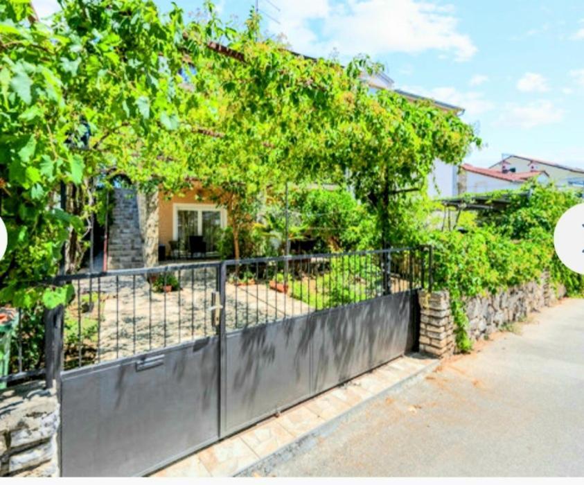 Apartman Arija-Pino Vodice Exteriér fotografie